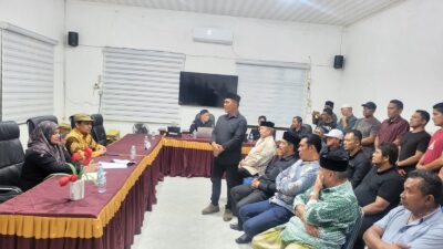 Pasangan Bakal Calon Bupati Aceh Besar H. Muharram Idris Mendaftar di KIP